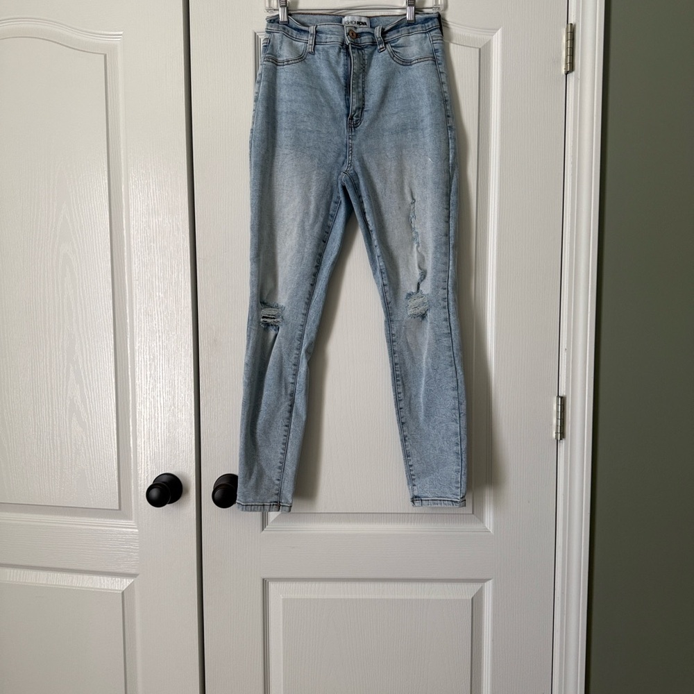 Fashion Nova Women's Light Blue Jeans Size 9